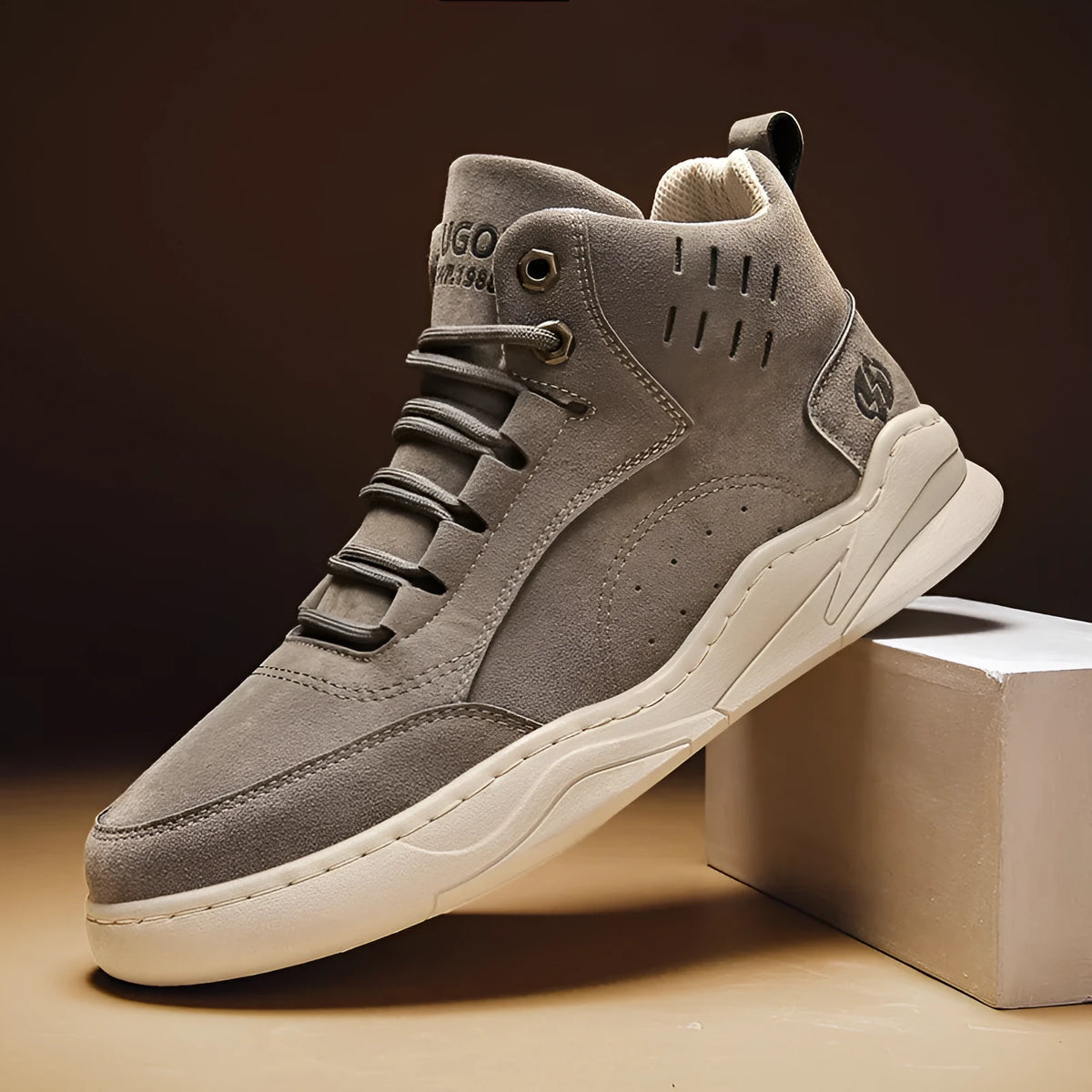 High-top board shoe in khaki with non-slip sole, mesh lining, low heel, round toe, trendy Korean casual style