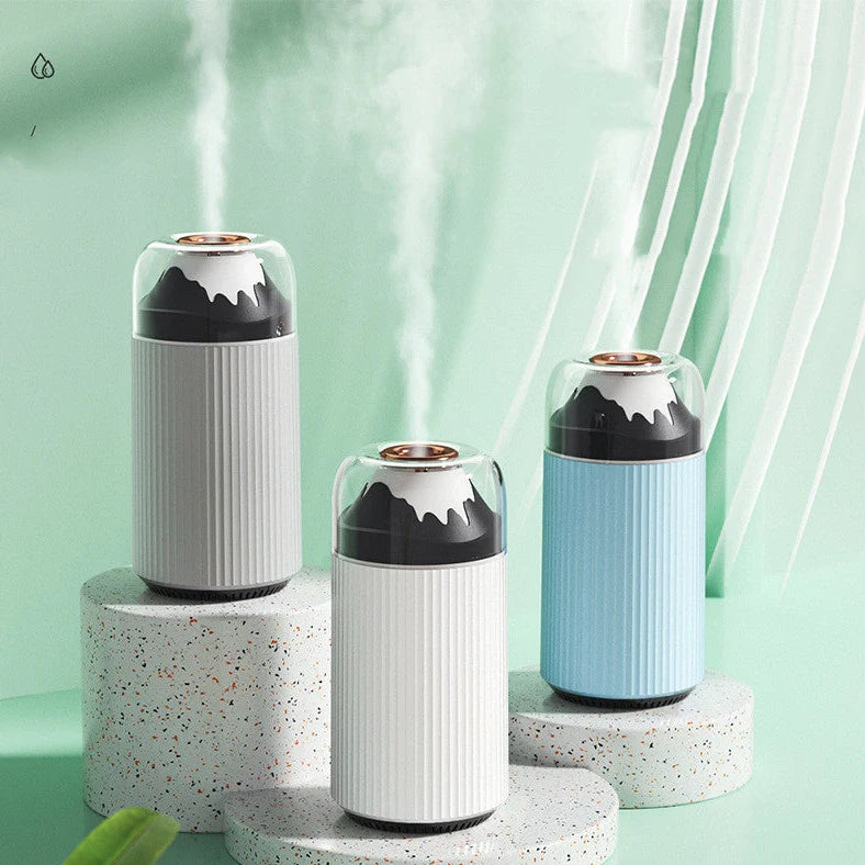 Round white car humidifier with USB cable, showing 80mm diameter and 166mm height dimensions