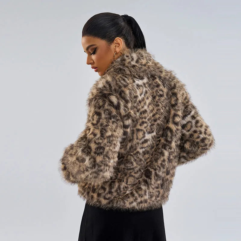 Leopard print women's coat with a buckle lapel and regular sleeves