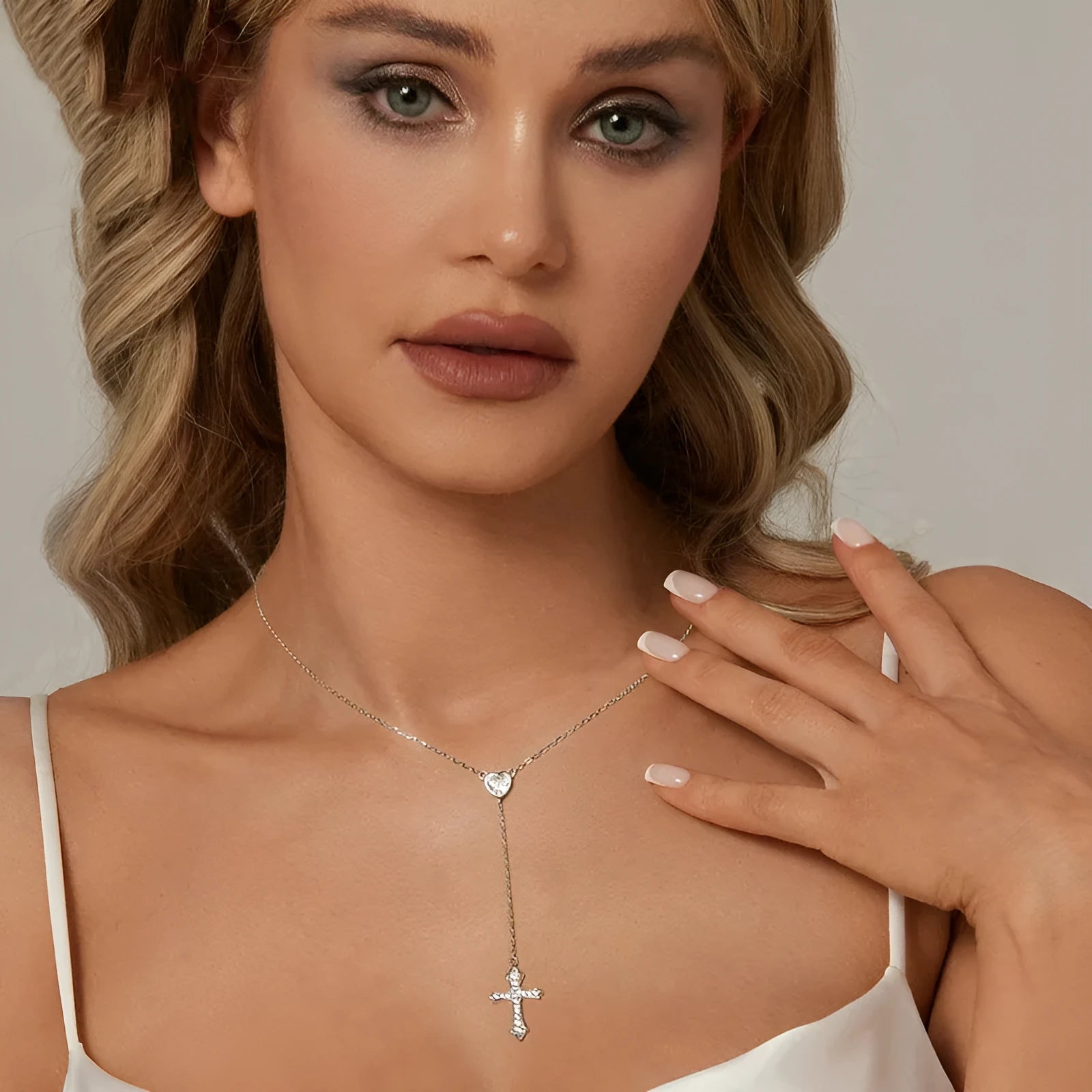 925 silver V-neck love cross pendant necklace with an O-ring chain in colour BSN384.