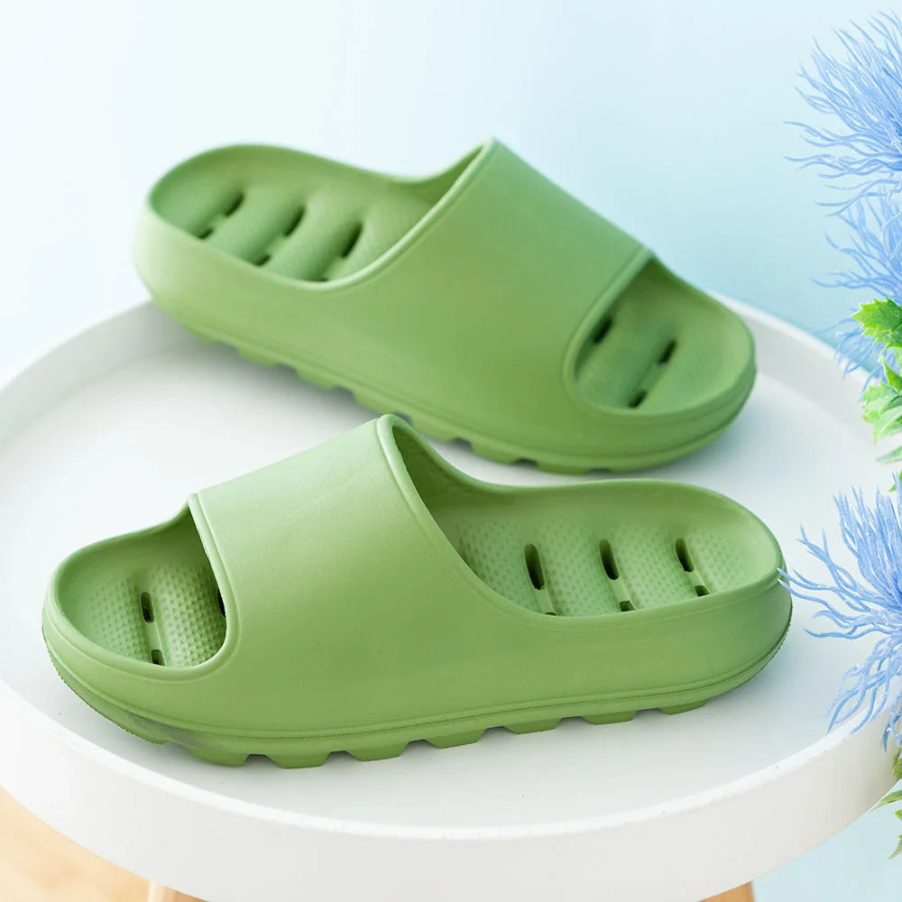 Thick-soled EVA slippers in various colours for home and bathroom use