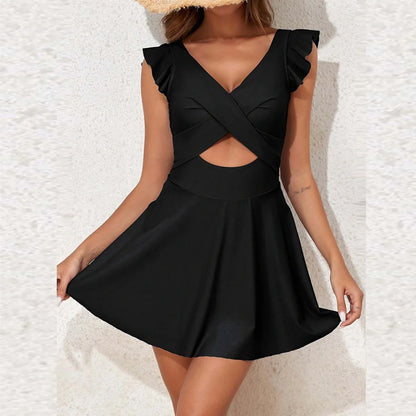 Conservative colour contrast patchwork swimsuit for women in one-piece design with sleeveless cut