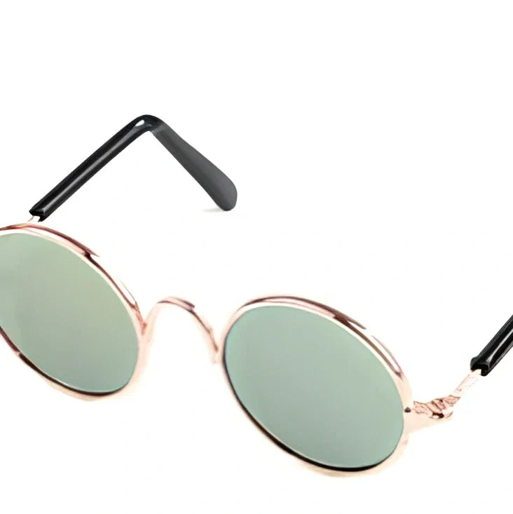 Spring-loaded adjustable pet sunglasses with metal frame and AC resin lenses for cats