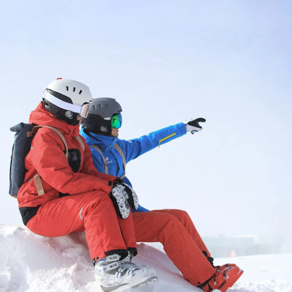 Smart ski helmet in Graphite Black with 15 air vents and Bluetooth features for winter sports