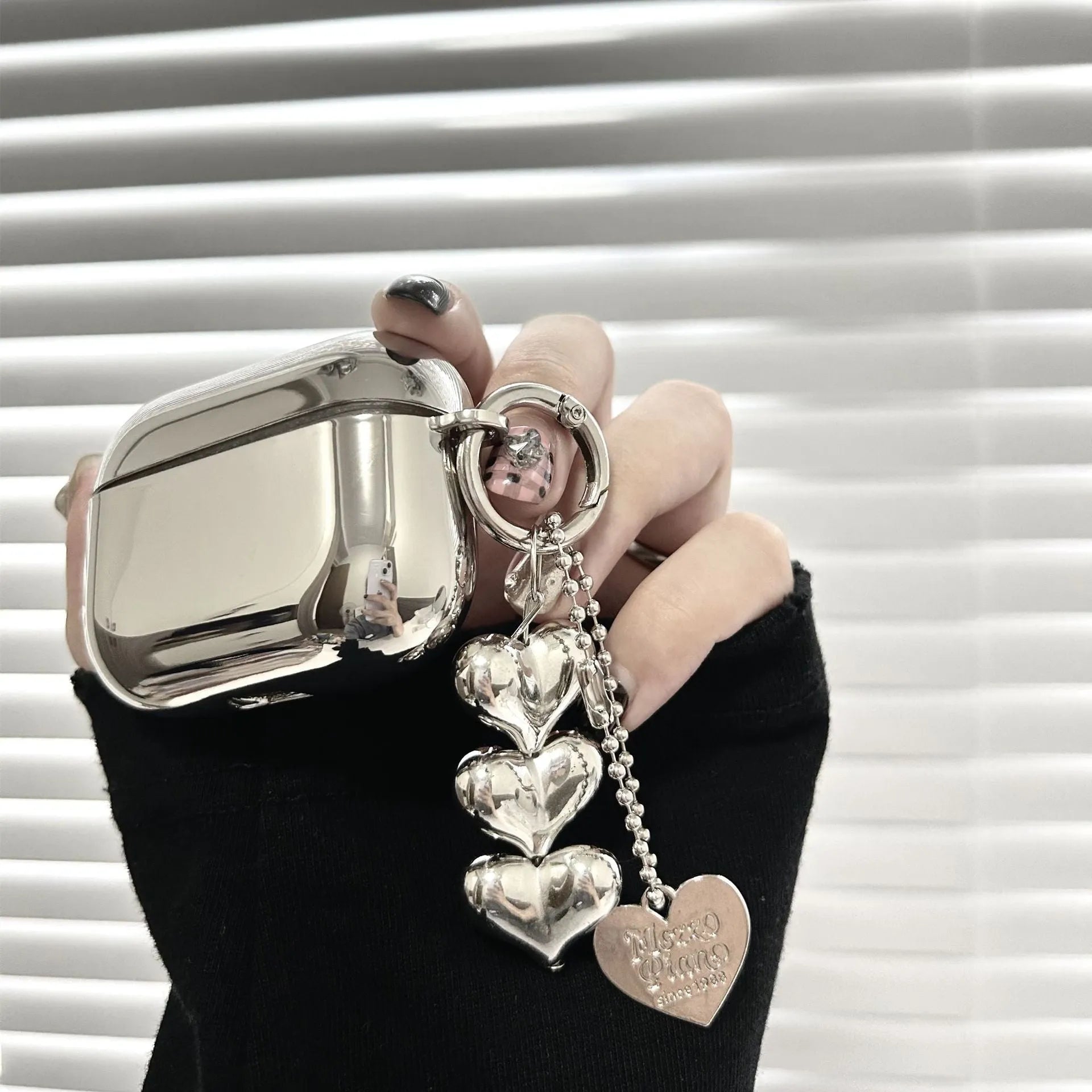 Electroplated solid colour heart pendant iPhone headphone case with matching bracelet and ring charms