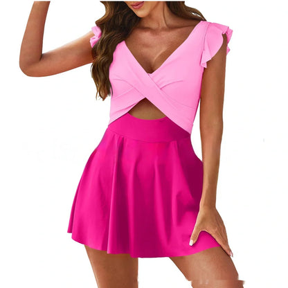 Conservative colour contrast patchwork swimsuit for women in one-piece design with sleeveless cut