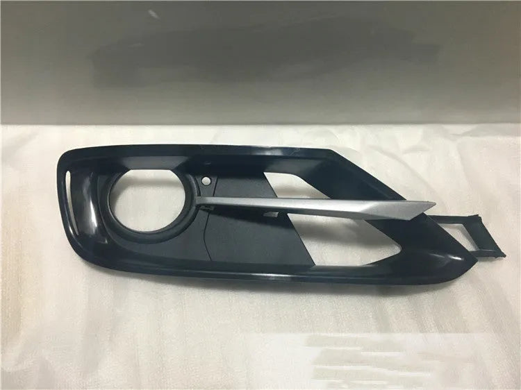 Front bumper fog lamp cover trim for BMW 3 Series F30 left and right pair fully enclosed style