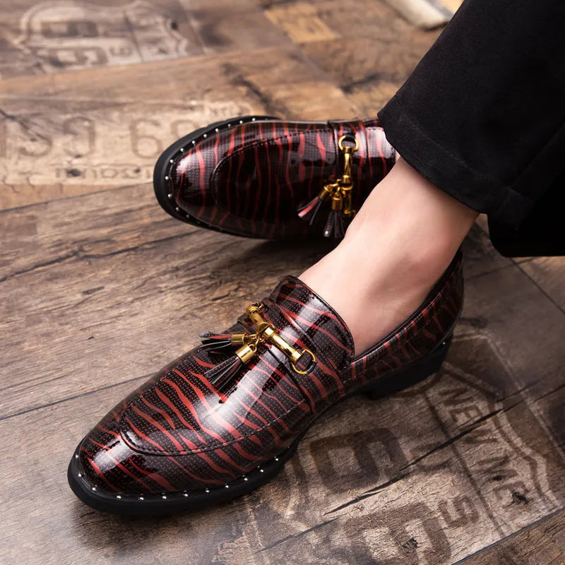Men's British pointed leather shoes Korean style low top black PU with tassel and stitching details