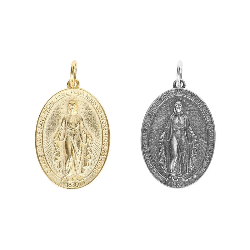 S925 sterling silver vintage embossed portrait coin-style pendant in gold finish on white background