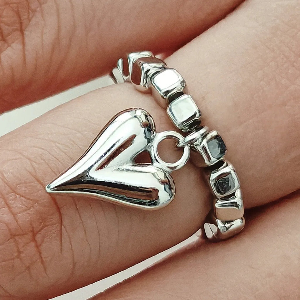 Handmade beaded elastic ring with geometric heart design in gold or silver electroplated finish