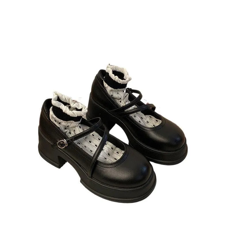 Black matte leather shoes for women with chunky heel, low-top style, and imitation leather lining