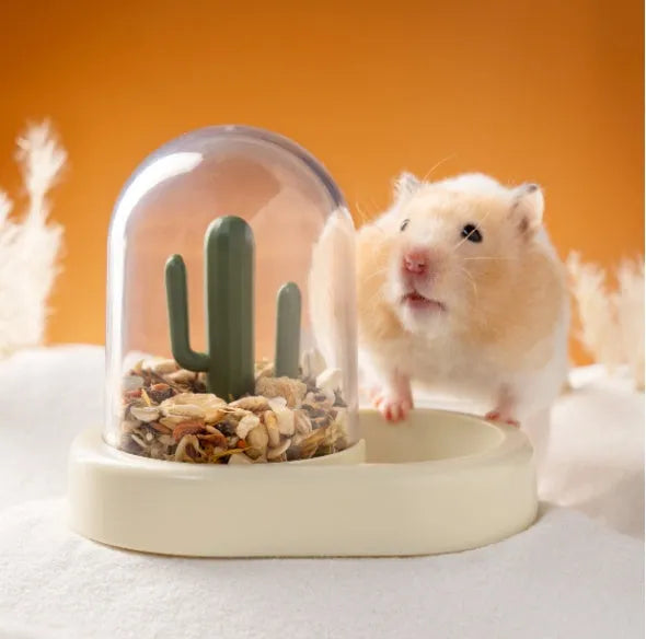Transparent hamster automatic feeder with 190ml grain capacity in mint green colour