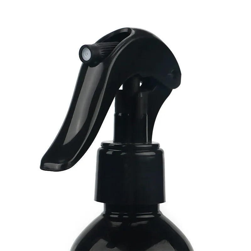 Car coating agent spray bottle with liquid polish for water-repellent vehicle protection