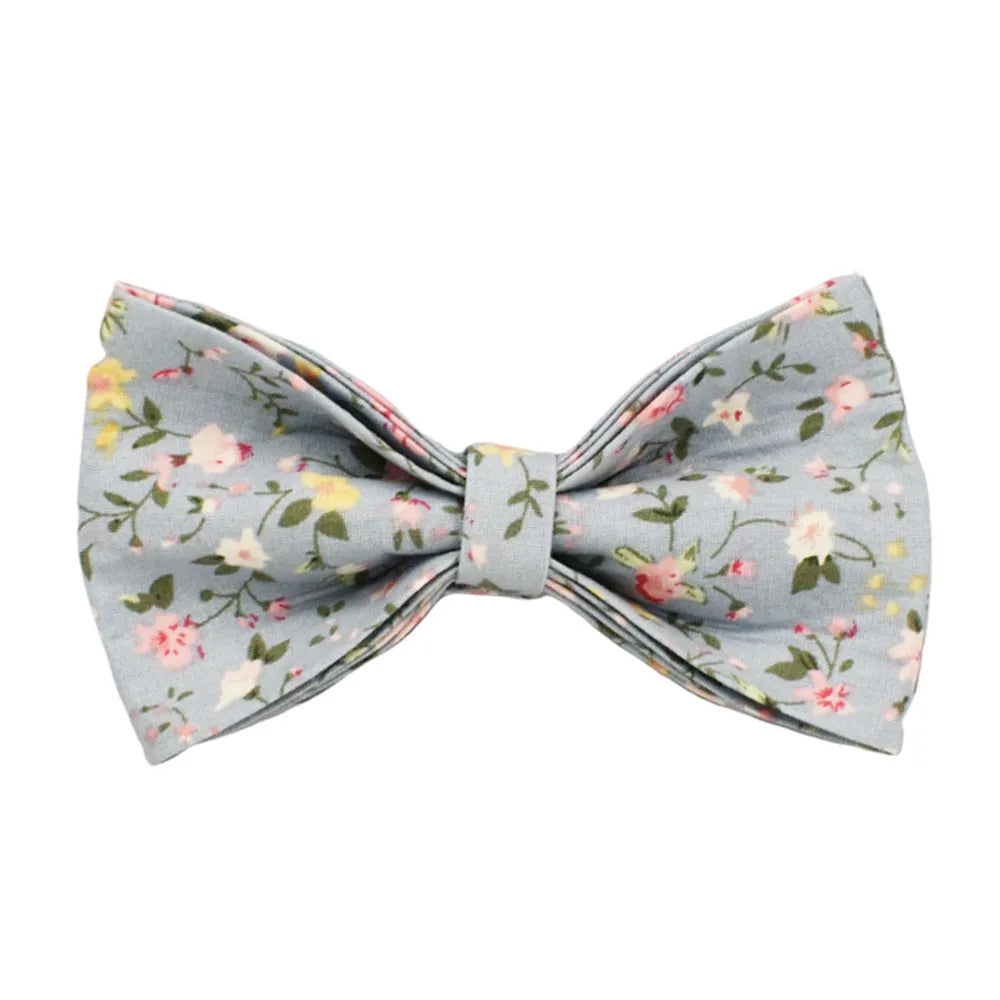 Floral pattern dog collar and matching accessories set in cloth material