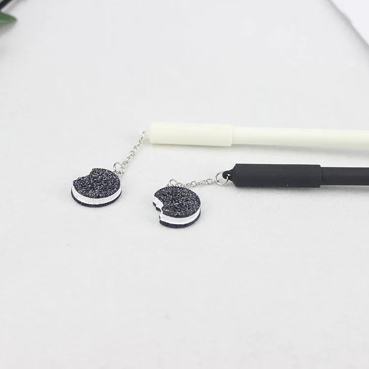 Cookies series pendant gel pen in black with 0.5mm tip and plastic case