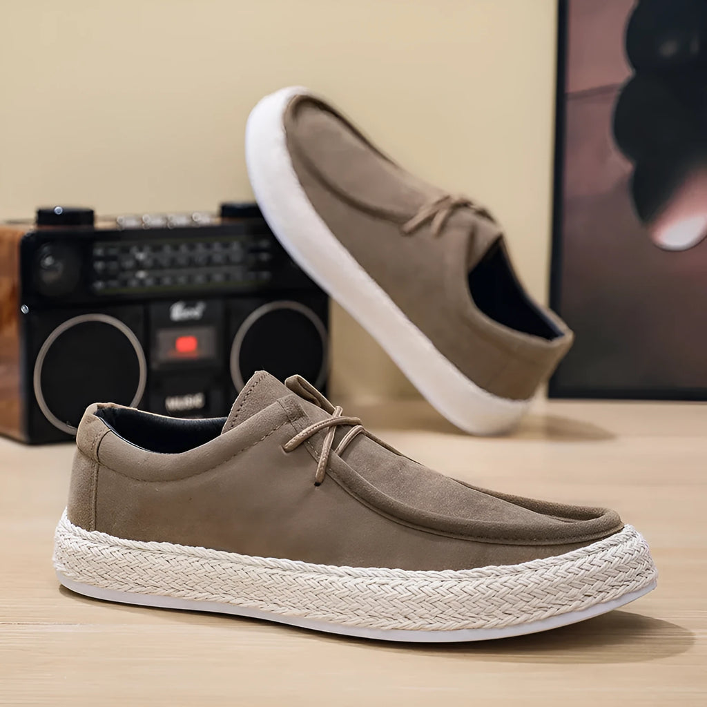 Men's casual pumps in khaki, low-top handmade cloth shoes with flat heel and round toe