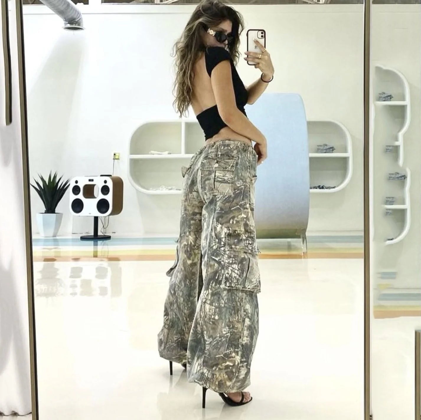 Women's casual camouflage cargo pants with multiple pockets for summer wear