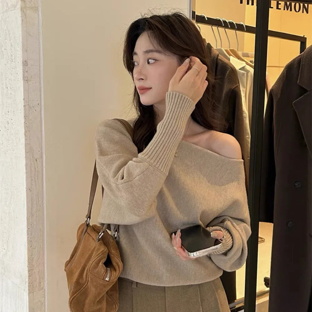 Women's viscose pullover blouse in seven colours with long sleeves and free size fit