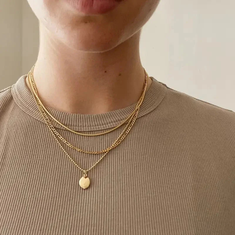 Vintage Geometric Metal Oval Pendant Necklace in gold and silver options