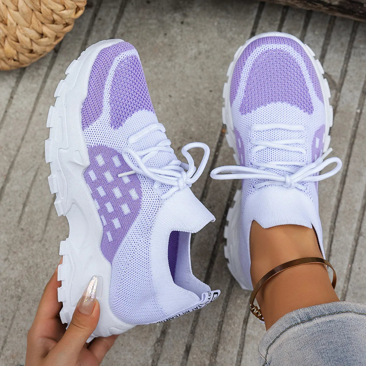 Fashion all-match platform casual sneaker in solid colour with Flyknit upper and non-slip rubber outsole