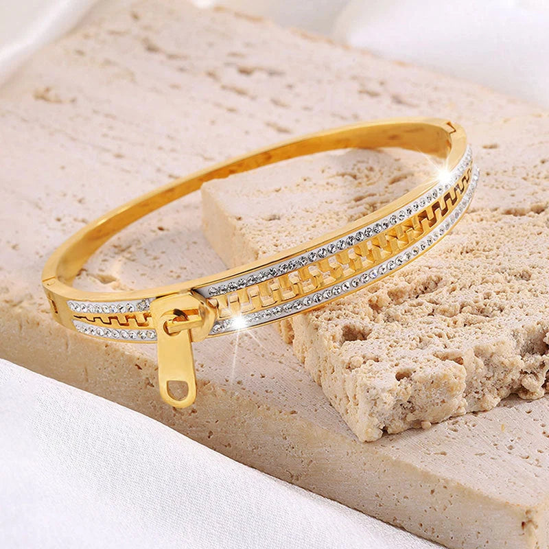 Titanium steel zipper bracelet for girls with unique niche design in golden and silver finishes
