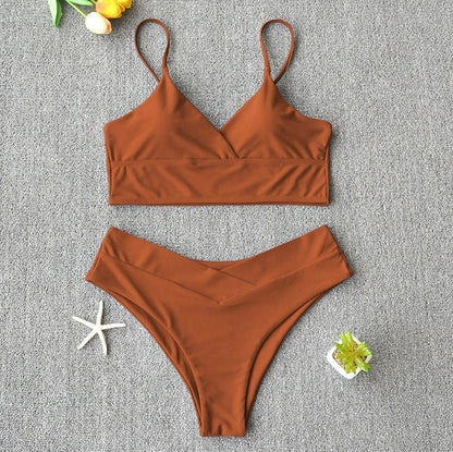 Women's two-piece swimsuit in rose red with polypropylene fibre fabric that resists chlorine