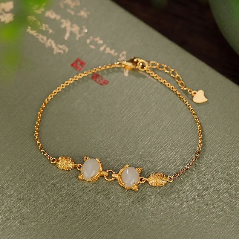 925 silver women's bracelet with a fox charm and a jasper stone on an adjustable chain.