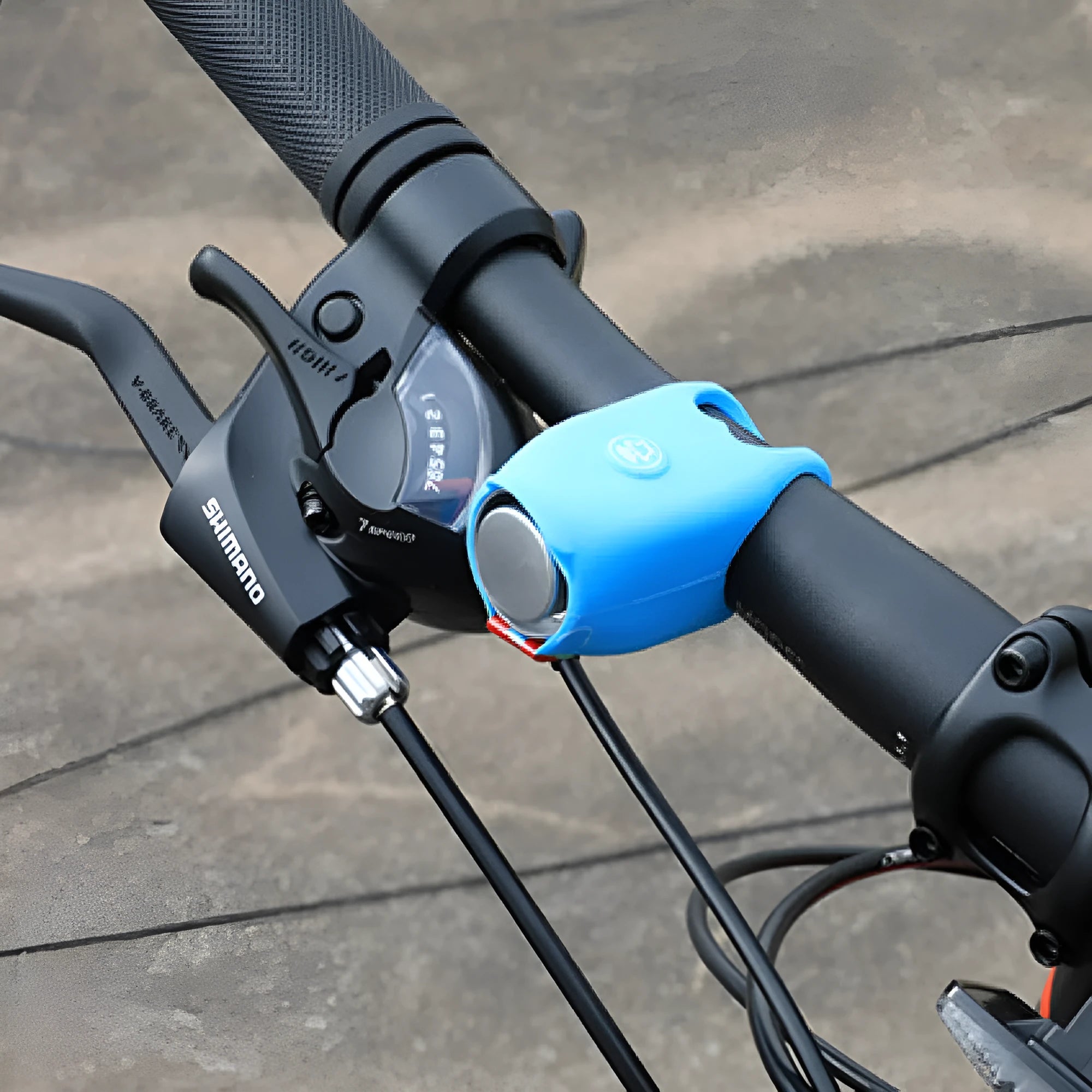 Black electronic bicycle horn for handlebars with two 2032 batteries