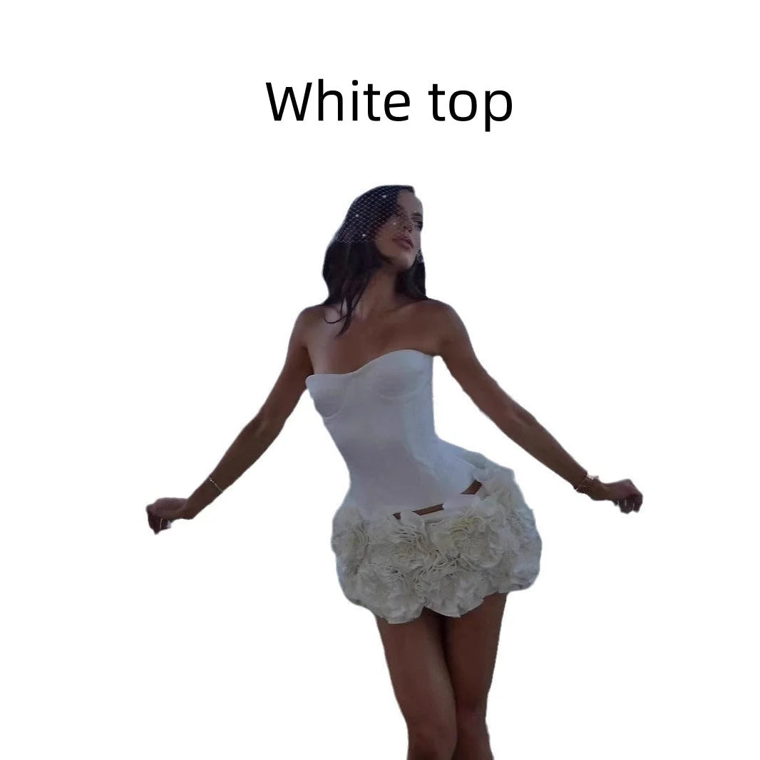 Adjustable tube top and short skirt set in cotton for nightclub outings, available in red and white