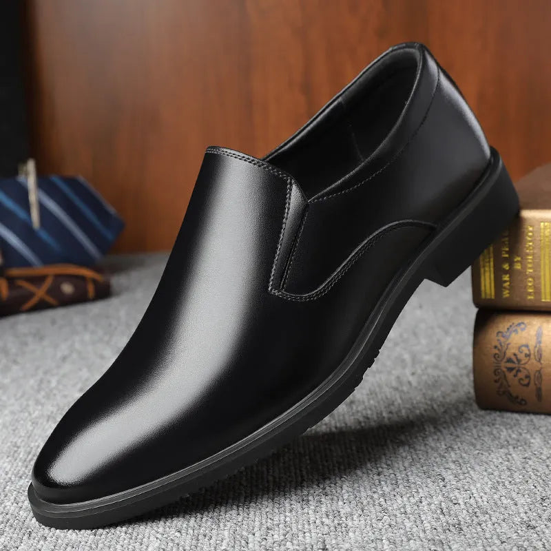 Men's black slip-on business casual loafers with leather toe cap and rubber sole