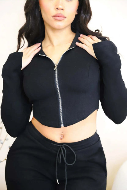 Comfortable cargo pants with pockets, high-waisted design, and drawstring waist for women