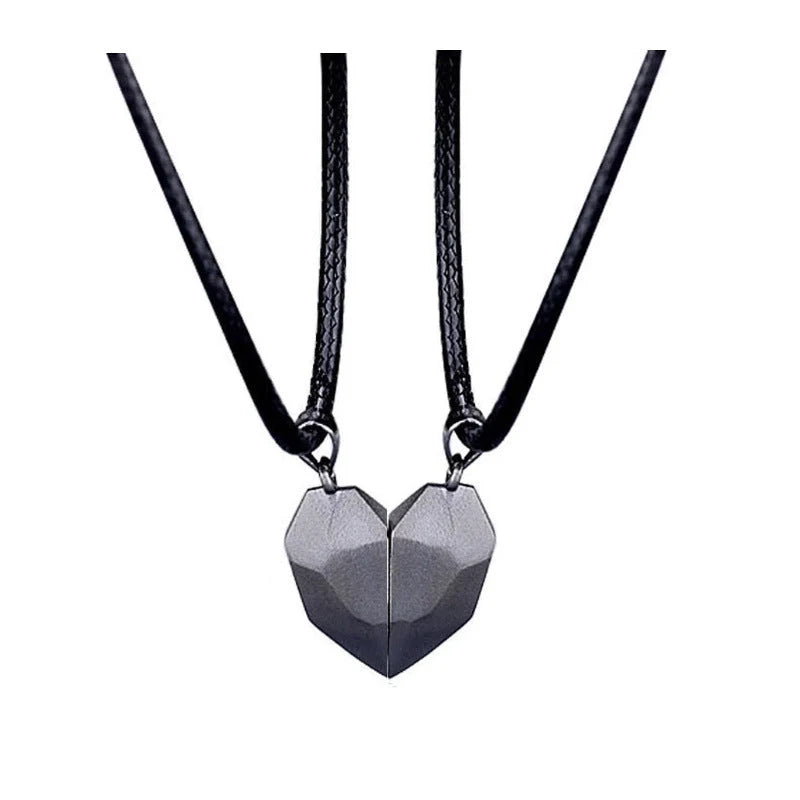 Minimalist matching heart pendant necklace for couples with magnetic closure
