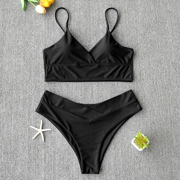 Women's two-piece swimsuit in rose red with polypropylene fibre fabric that resists chlorine