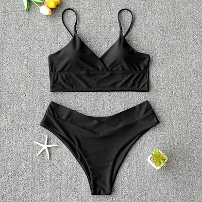 Women's two-piece swimsuit in rose red with polypropylene fibre fabric that resists chlorine