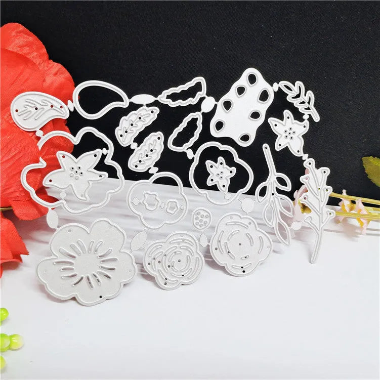 Silver carbon steel flower knife mould for paper cutting measuring 14.3 x 9.9 cm