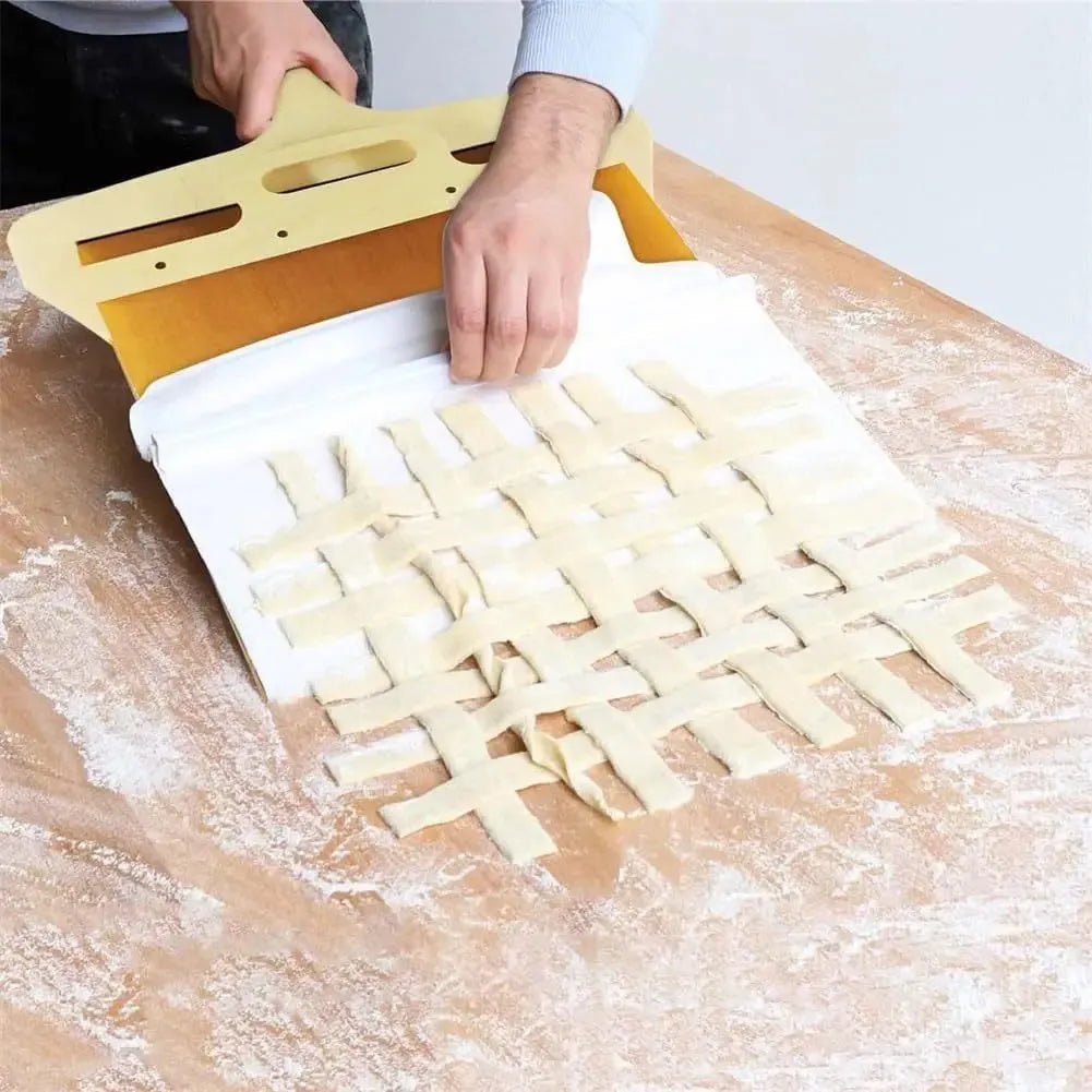 Natural wood pizza transfer shovel measuring 55cm with hanging hole for storage