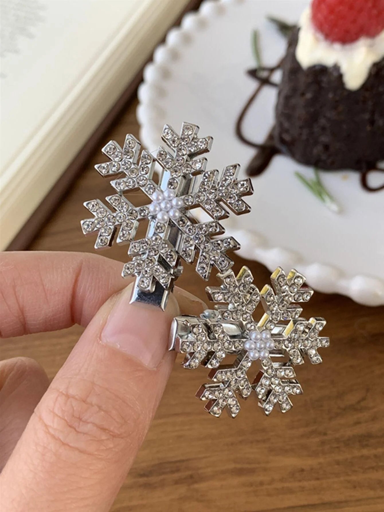 Crystal snowflake pearl hair clip with antlers or branches design for winter fashion