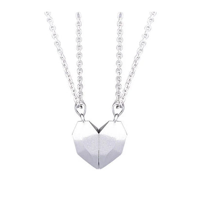 Minimalist matching heart pendant necklace for couples with magnetic closure