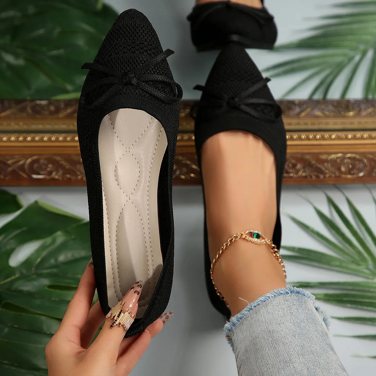 Women's bow-detailed knitted loafers with pointed toe and flat heel in multiple colour options