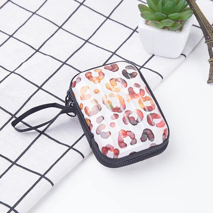 Tinplate coin purse with anime cartoon design and zipper opening