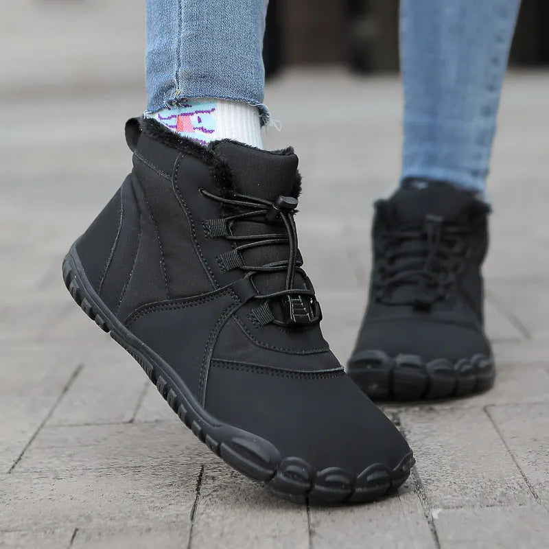Outdoor snow boots in black with front lace-up, round toe, and a non-slip rubber sole.