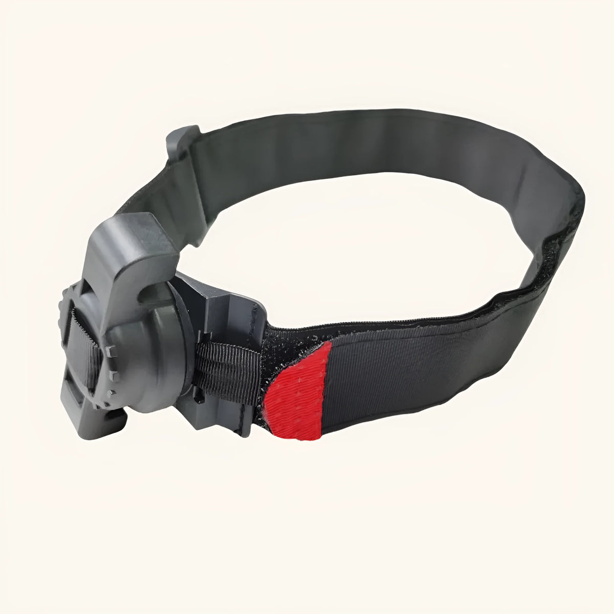 Black nylon outdoor camping tourniquet with rotating buckle, 38x950mm, on a plain background.