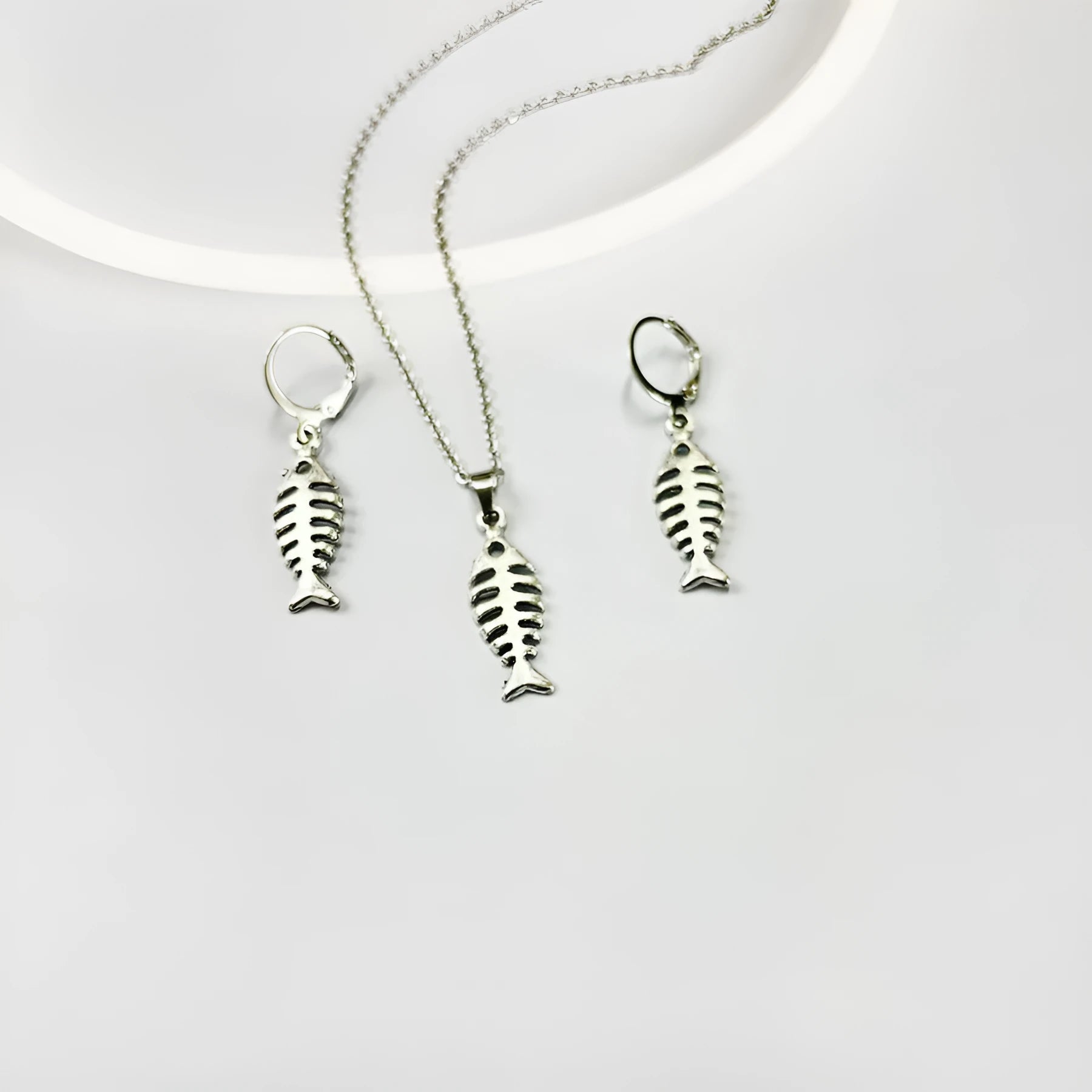 Retro fishbone necklace and earrings set with adjustable O-shaped alloy chain