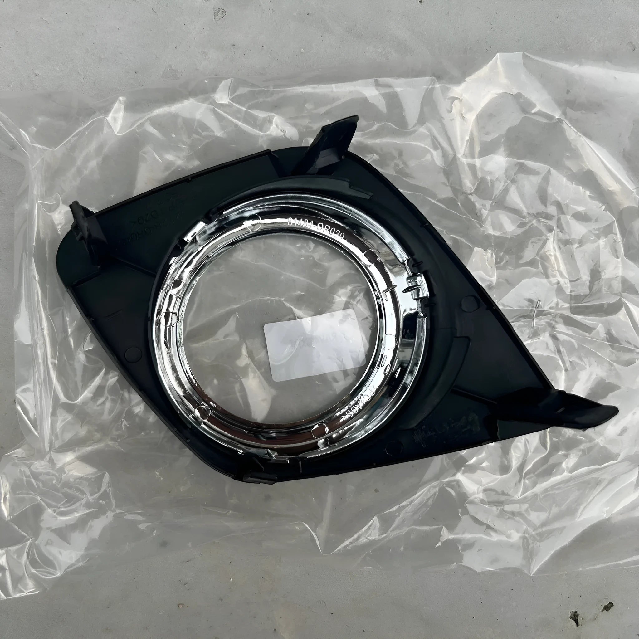 Toyota RAV4 front bumper anti-fog lamp cover set in matte black for main driver and co-pilot