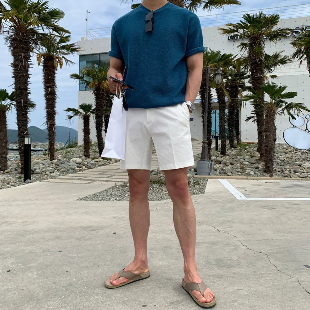Men's straight-leg casual shorts in solid colour with loose fit for summer wear