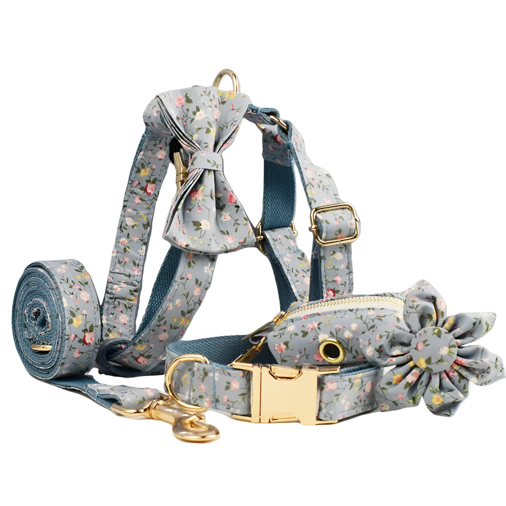Floral pattern dog collar and matching accessories set in cloth material