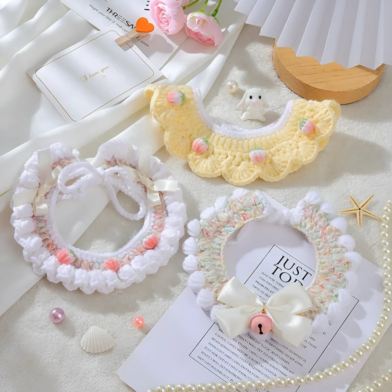 Handmade wool woven cat collar with embroidery decoration for British Shorthair kittens in cartoon style
