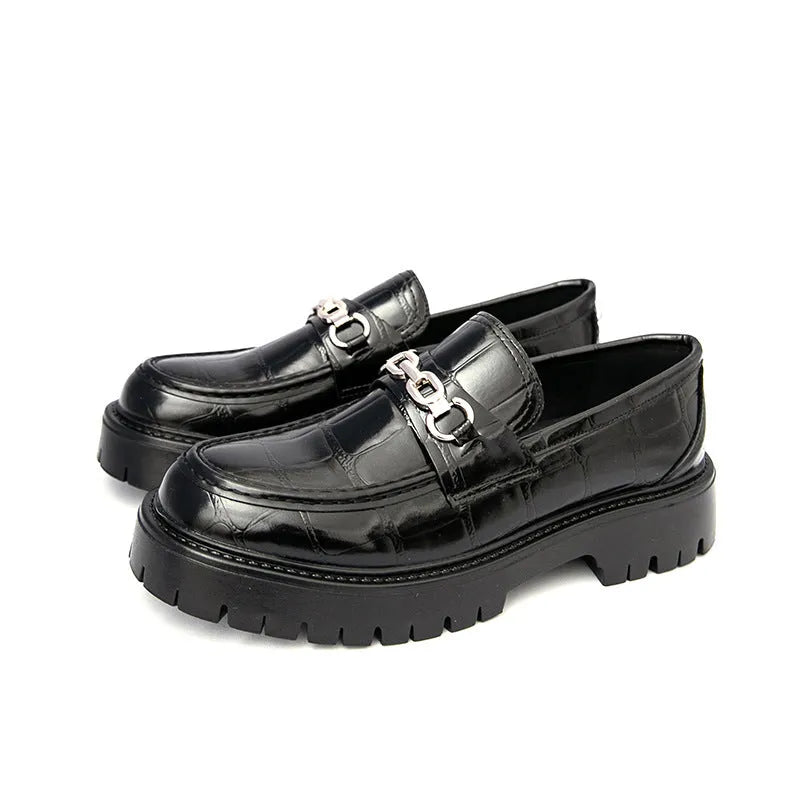 Men's crocodile pattern leather platform loafers in British style with flat heel