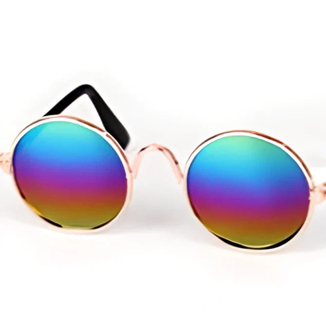 Spring-loaded adjustable pet sunglasses with metal frame and AC resin lenses for cats