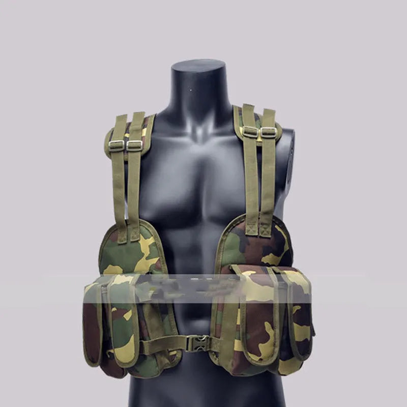 Lightweight tactical vest in jungle camouflage made from 600D polyester for outdoor training and camping